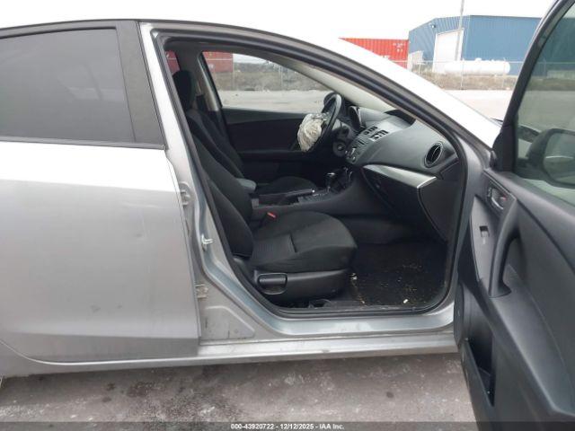 Mazda Mazda3 I Touring Image 9