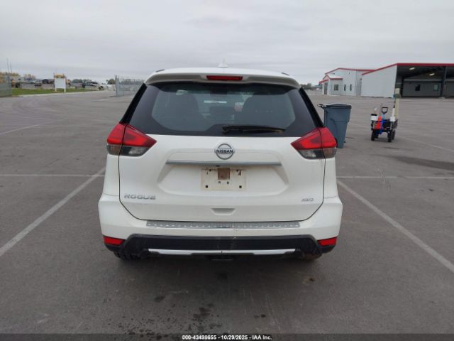 Nissan Rogue S Image 2