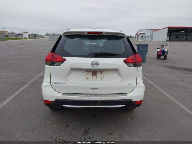 Nissan Rogue S Image 2