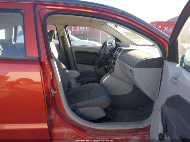 Dodge Caliber Image 8