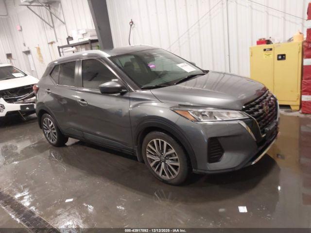  Salvage Nissan Kicks