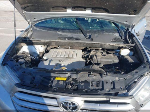 Toyota Highlander Limited V6 Image 12