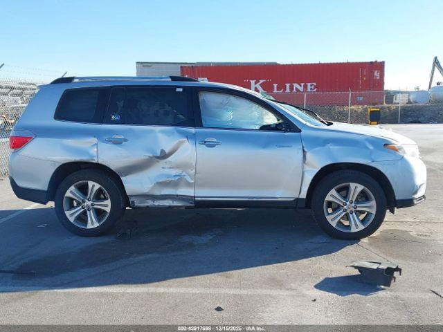 Toyota Highlander Limited V6 Image 9