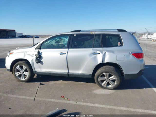 Toyota Highlander Limited V6 Image 13