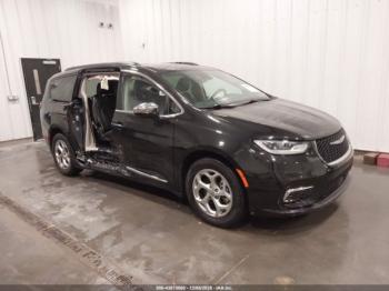  Salvage Chrysler Pacifica