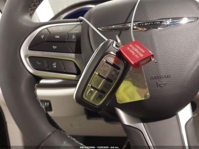 Chrysler Pacifica Limited Image 13