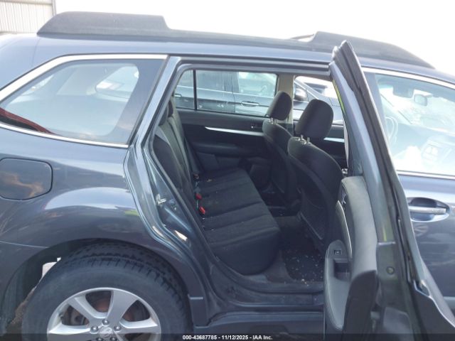 Subaru Outback 2.5i Image 2