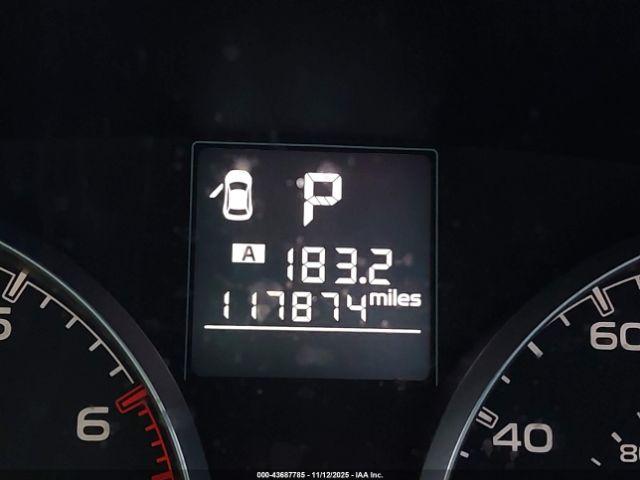 Subaru Outback 2.5i Image 9