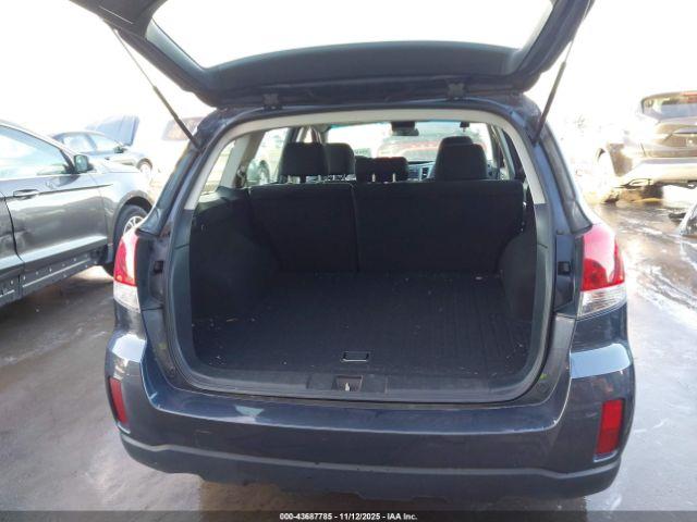 Subaru Outback 2.5i Image 10