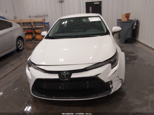 Toyota Corolla Le Image 12