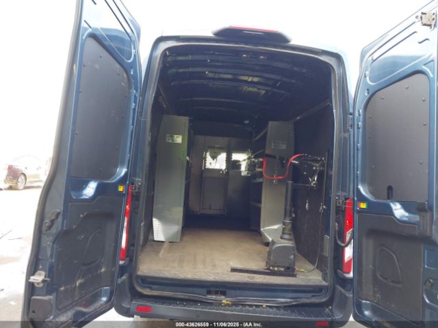 Ford Transit Image 3