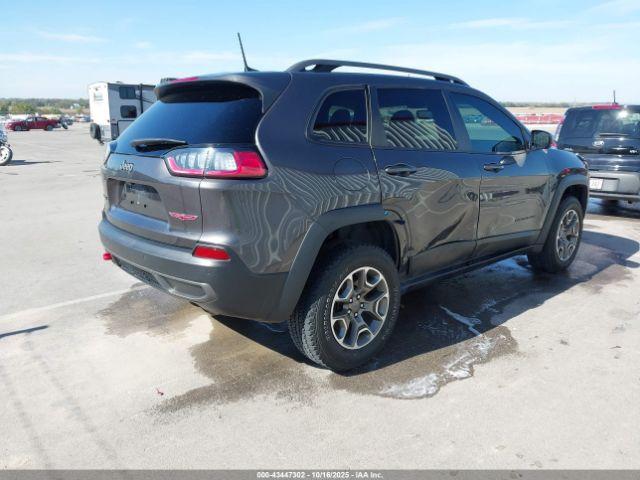 Jeep Cherokee Trailhawk 4x4 Image 13