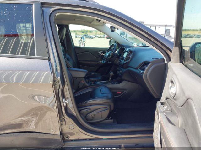 Jeep Cherokee Trailhawk 4x4 Image 11