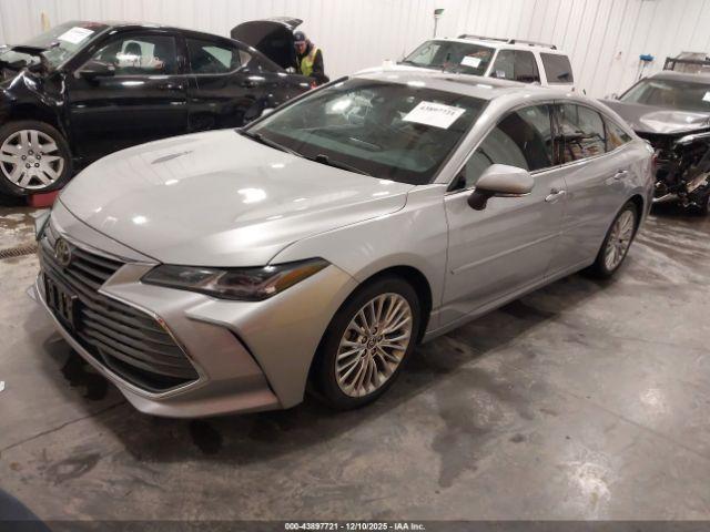 Toyota Avalon Limited Awd Image 4