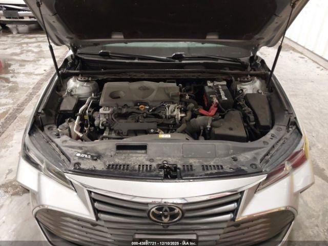 Toyota Avalon Limited Awd Image 9