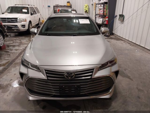 Toyota Avalon Limited Awd Image 13