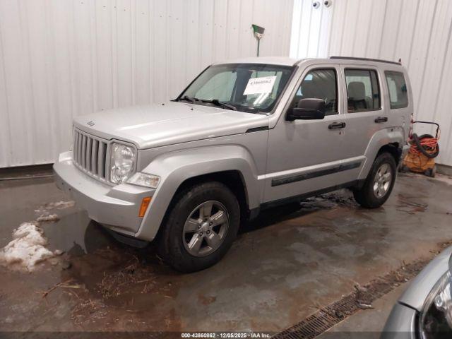 Jeep Liberty Sport Image 2