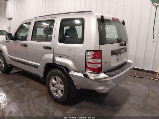 Jeep Liberty Sport Image 15