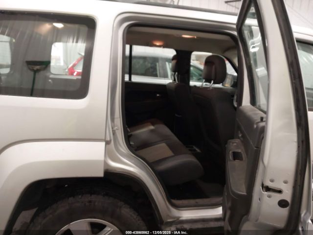 Jeep Liberty Sport Image 3
