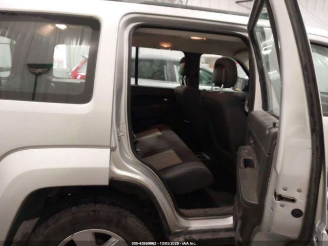 Jeep Liberty Sport Image 3