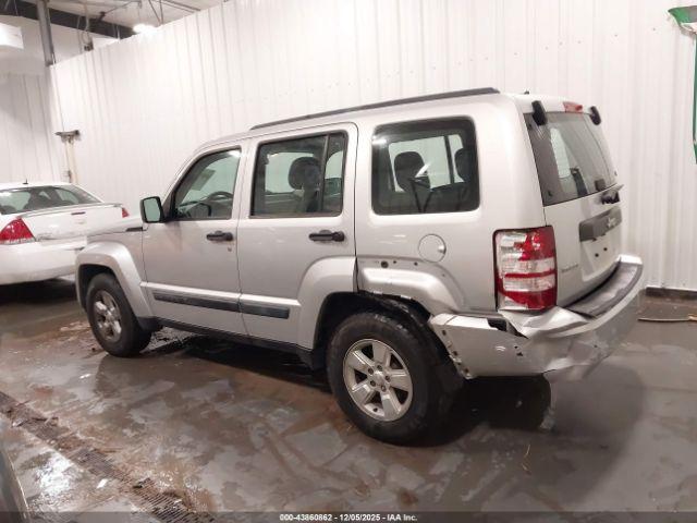 Jeep Liberty Sport Image 9